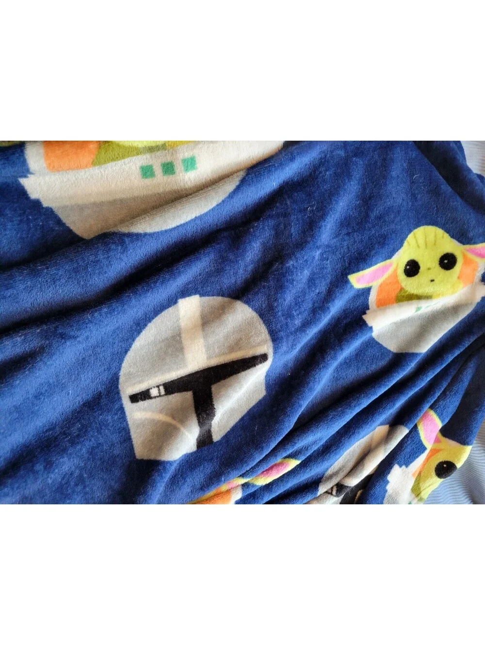 Star Wars The Mandalorian Baby Yoda Plush Throw Blanket